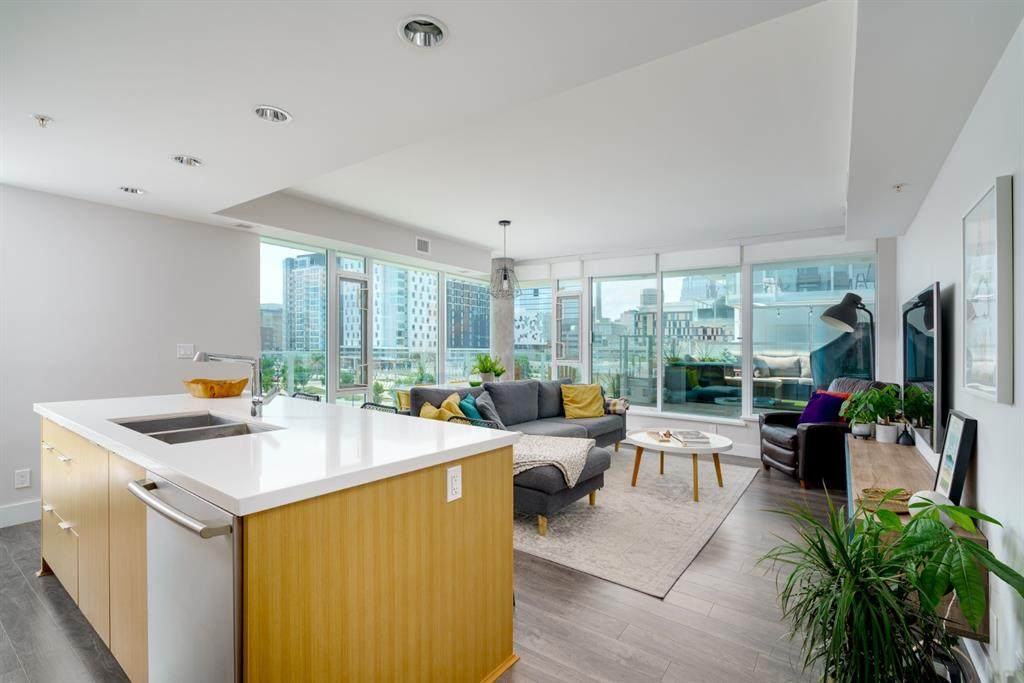 560 6 Avenue - Photo 1