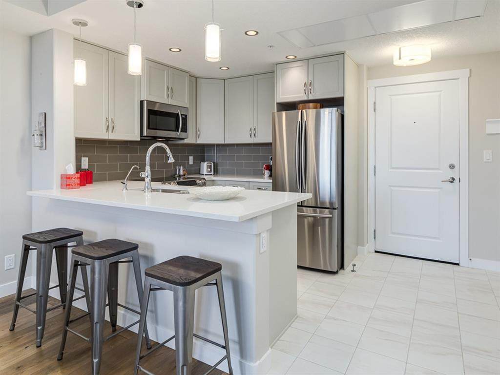 32 Varsity Estates Circle - Photo 1