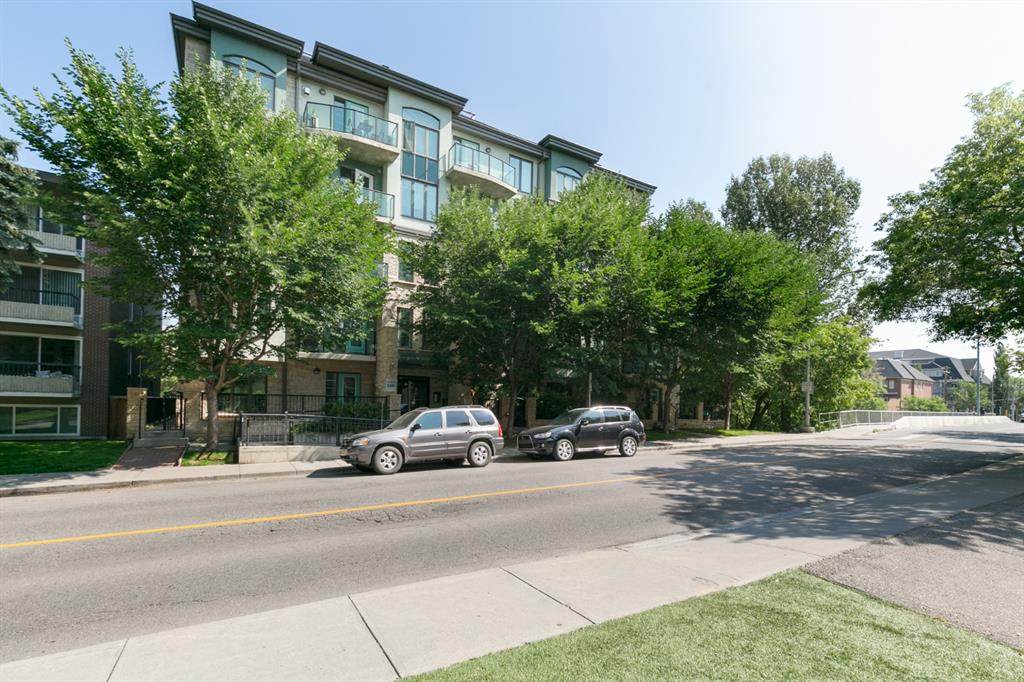 108 25 Avenue - Photo 1