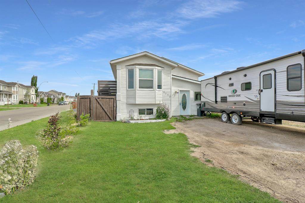 9712 100 Avenue - Photo 1
