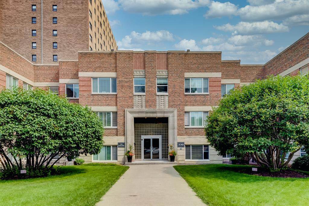 330 19 Avenue - Photo 1