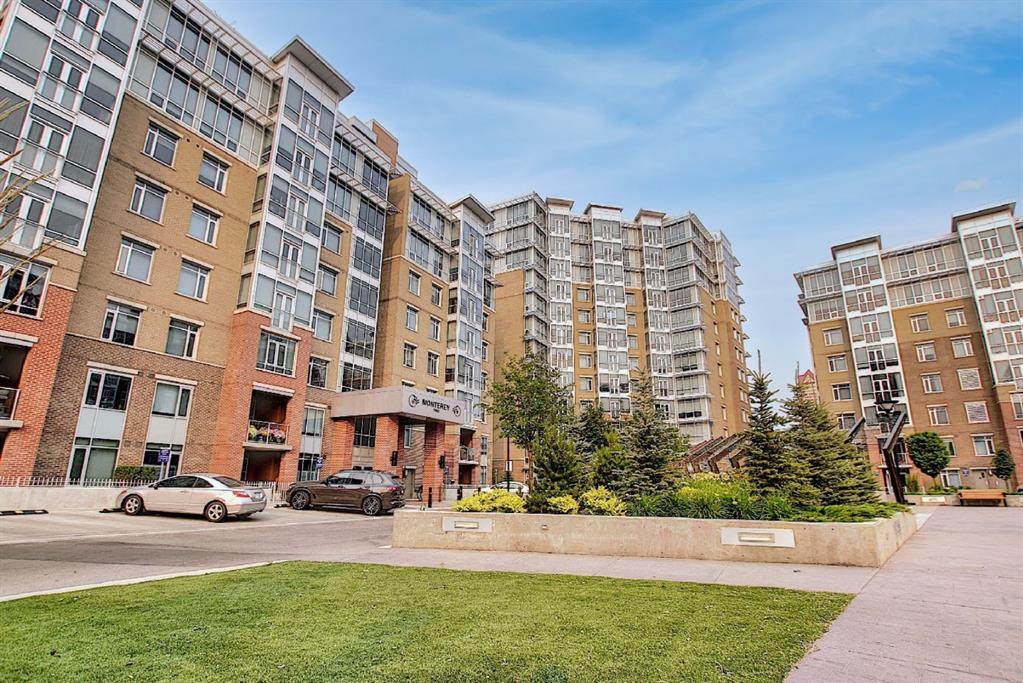 24 Varsity Estates Circle - Photo 1