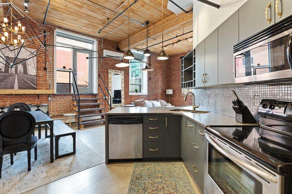 240 11 Avenue - Photo 1