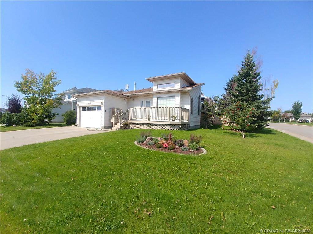9020 105 Avenue - Photo 1