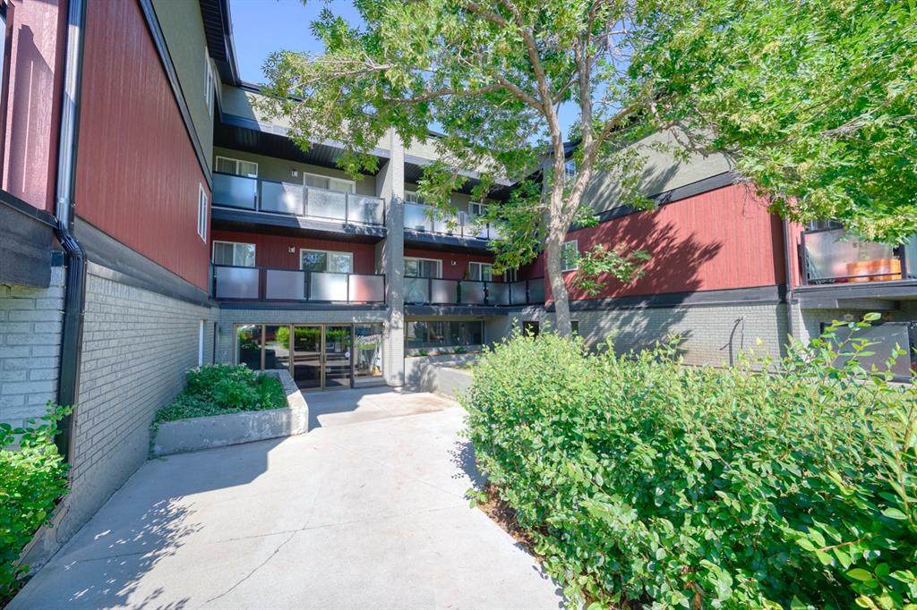 1915 26 Street - Photo 1