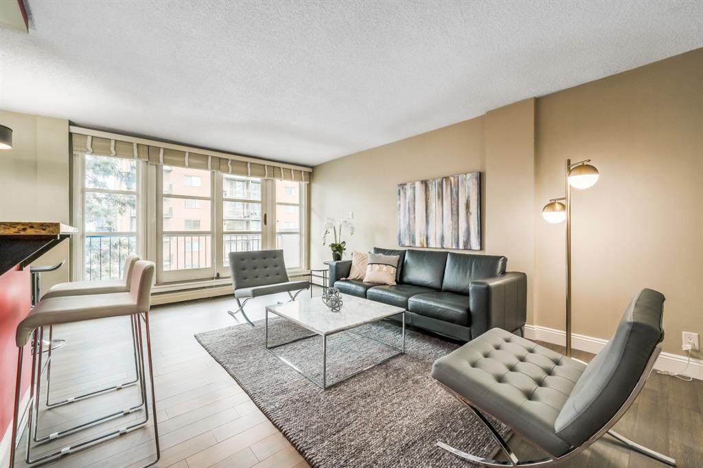 733 14 Avenue - Photo 1