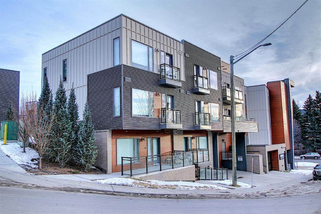 89 34 Avenue - Photo 1
