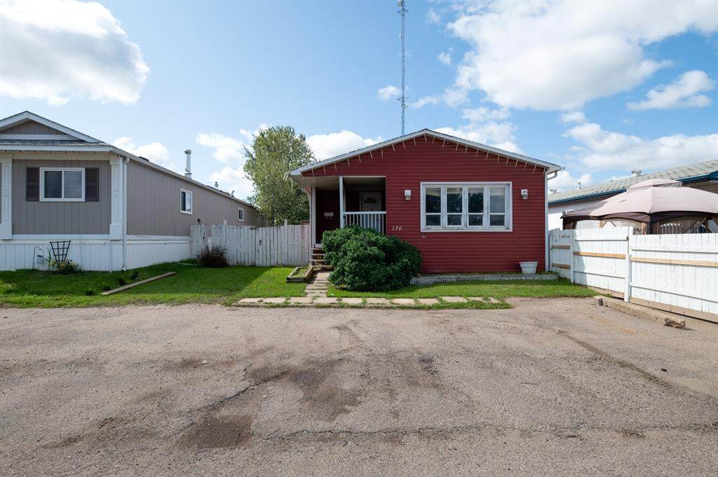 176 Grenoble Crescent - Photo 1