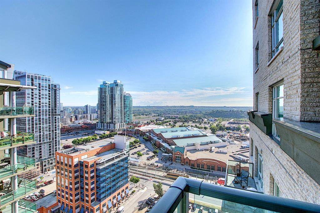 210 15 Avenue - Photo 1