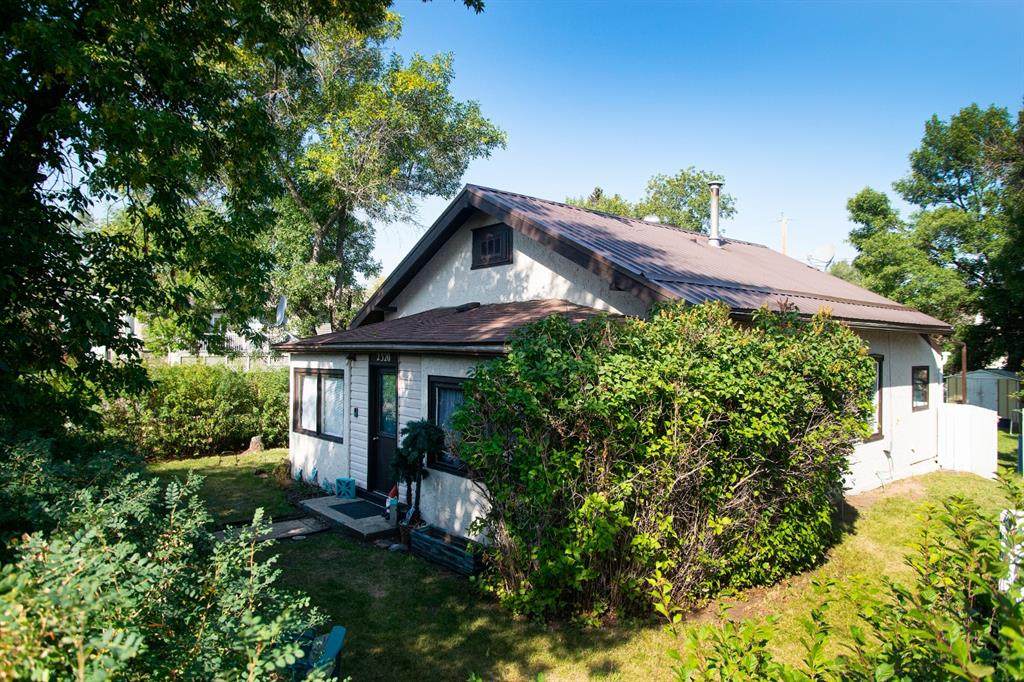 2320 20 Street - Photo 1