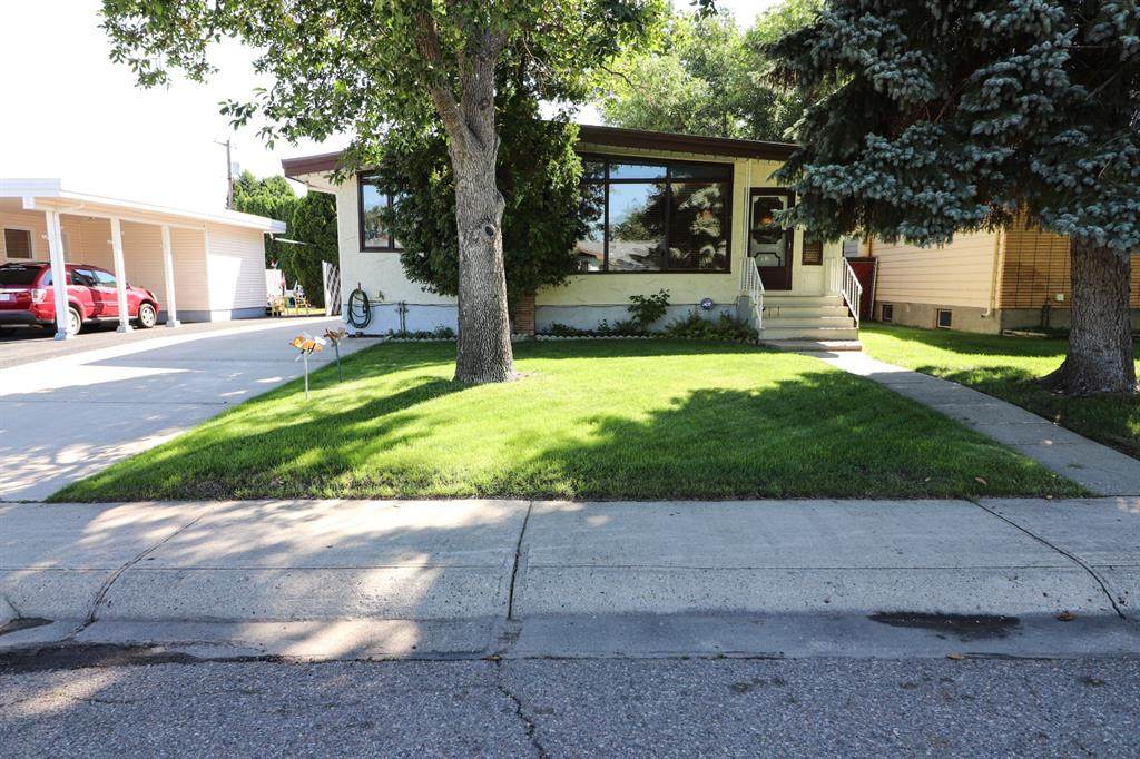 561 8 Street - Photo 1