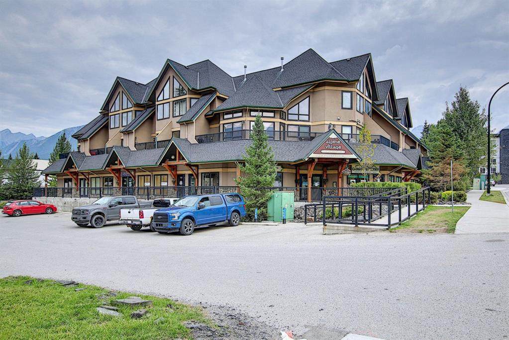 104 Kananaskis Way - Photo 1