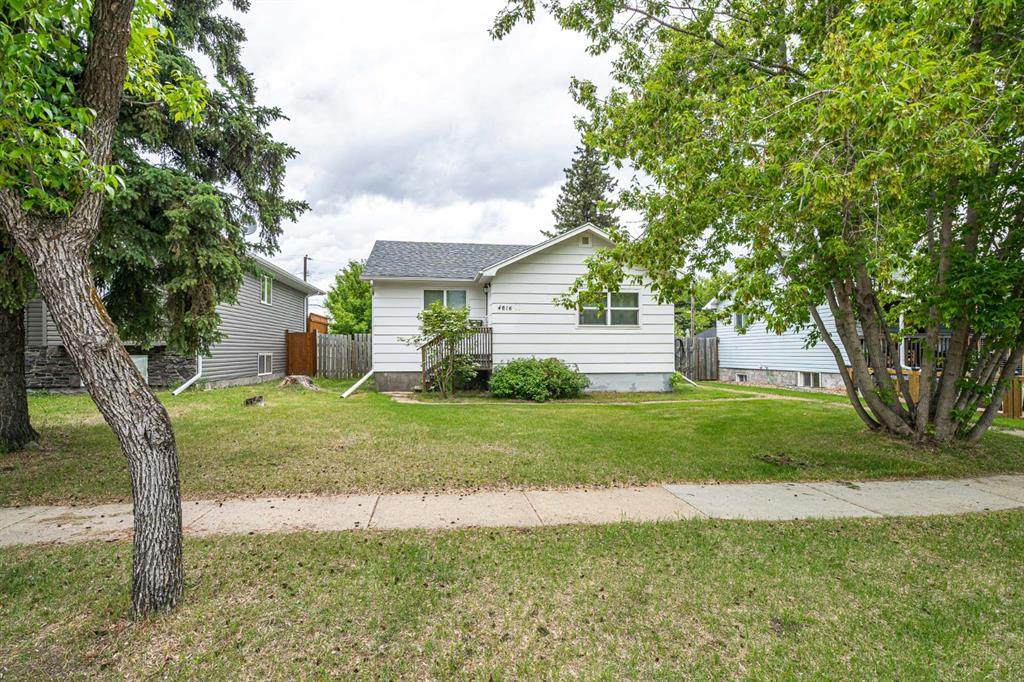 4816 39 Street - Photo 1