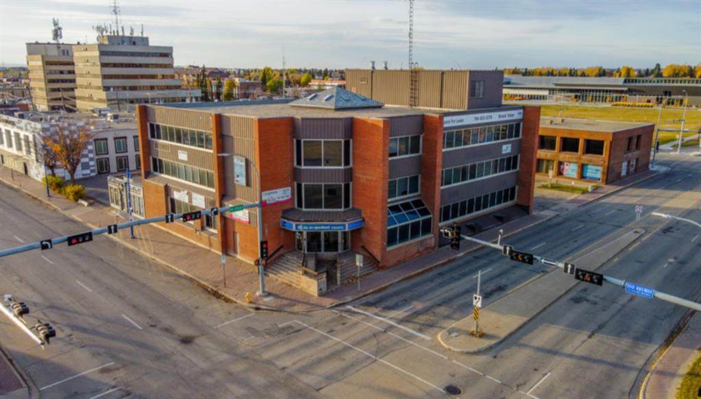 9804 100 Avenue - Photo 1