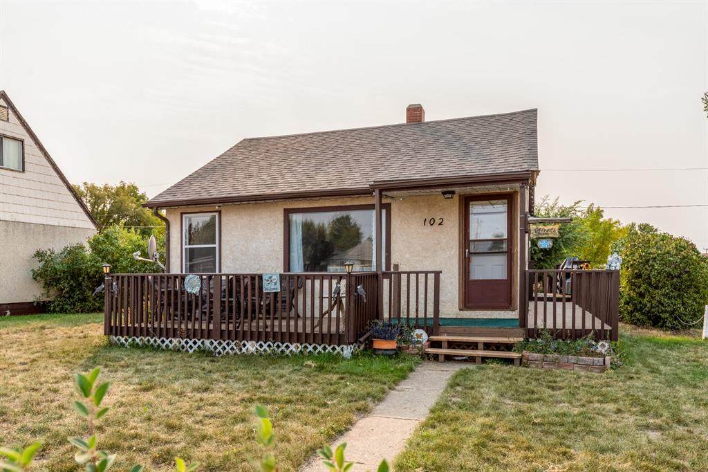 102 5 Street - Photo 1