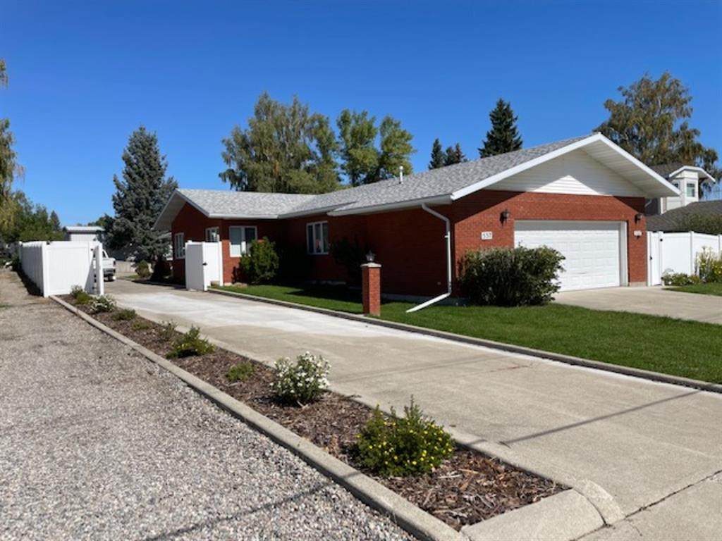 537 3rd Ave West - Photo 1