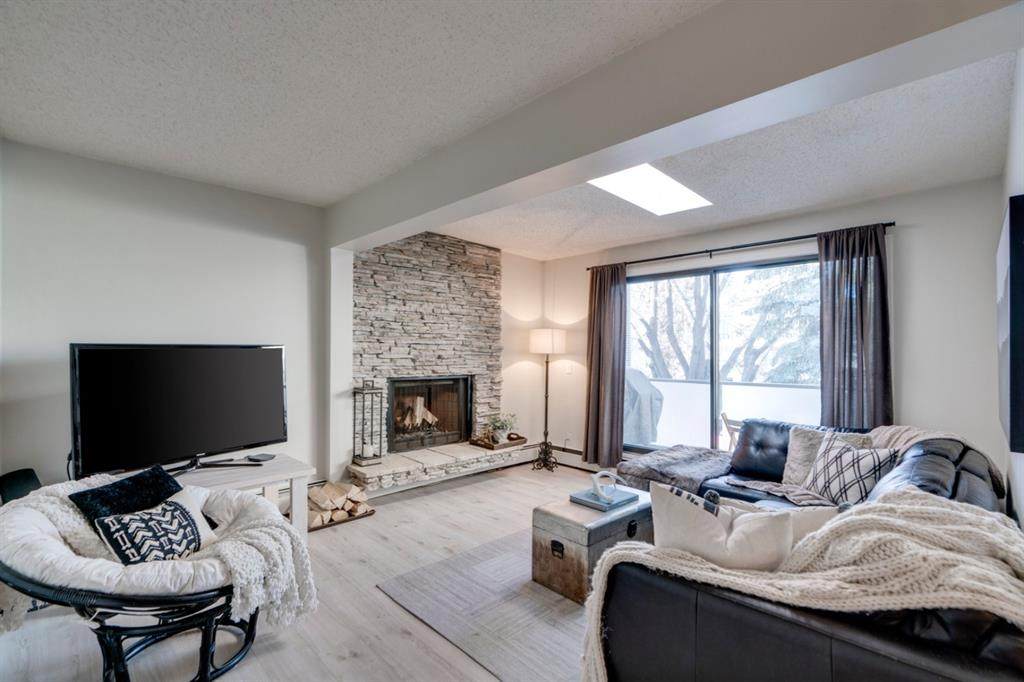 2114 17 Street - Photo 1