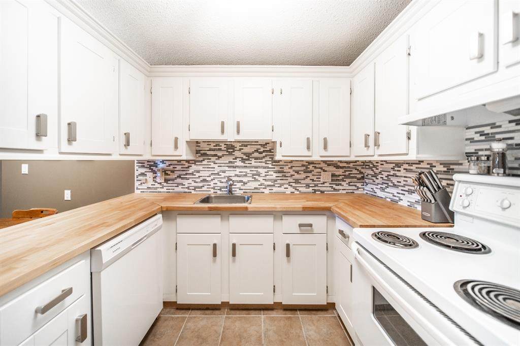 1001 68 Avenue - Photo 1