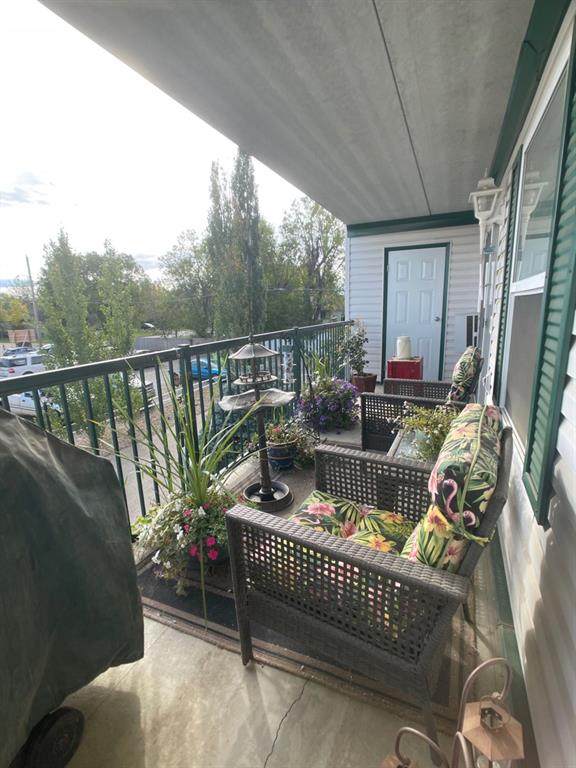 4645 55 Avenue - Photo 1