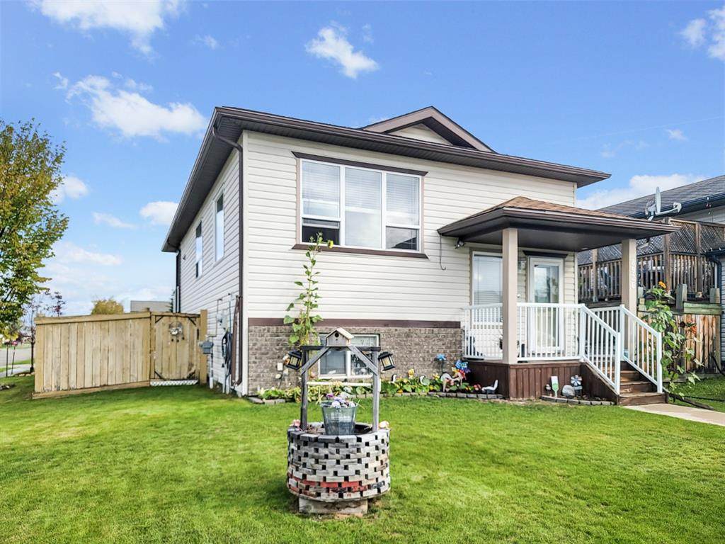 8926 70 Avenue - Photo 1