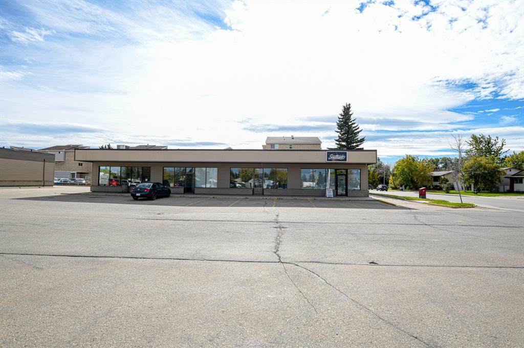 9701 84 Avenue - Photo 1