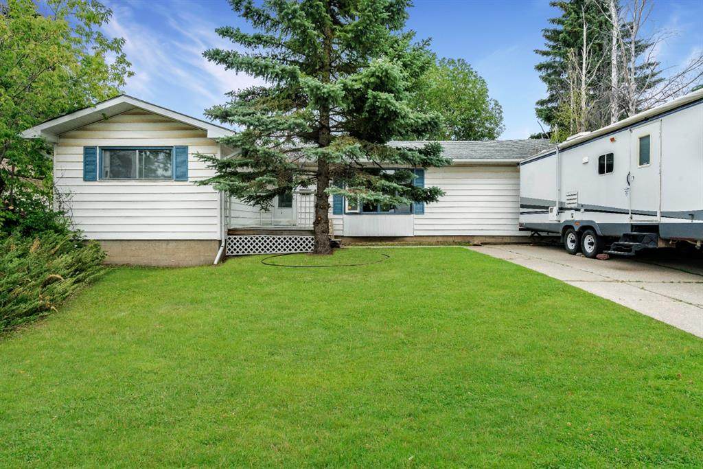 8815 98 Street - Photo 1