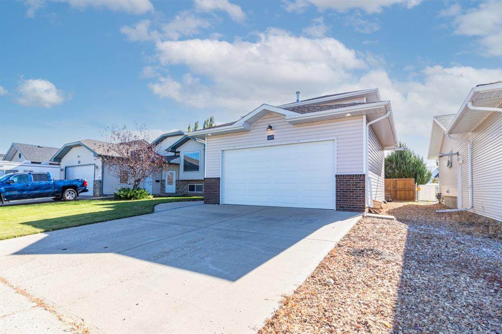 457 Stark Way - Photo 1