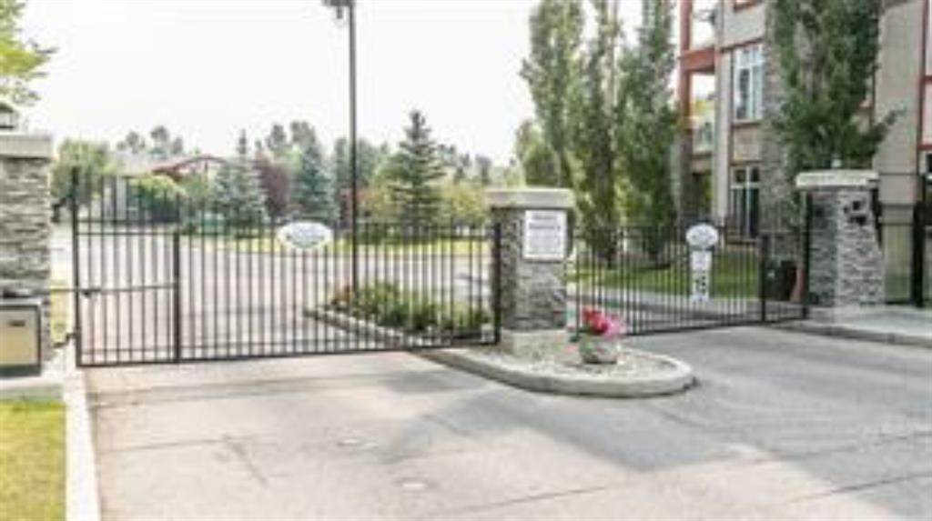 1205 Lake Fraser Green - Photo 1