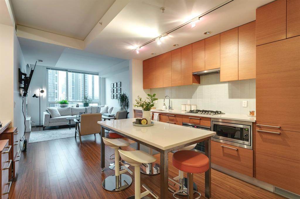 222 Riverfront Avenue - Photo 1