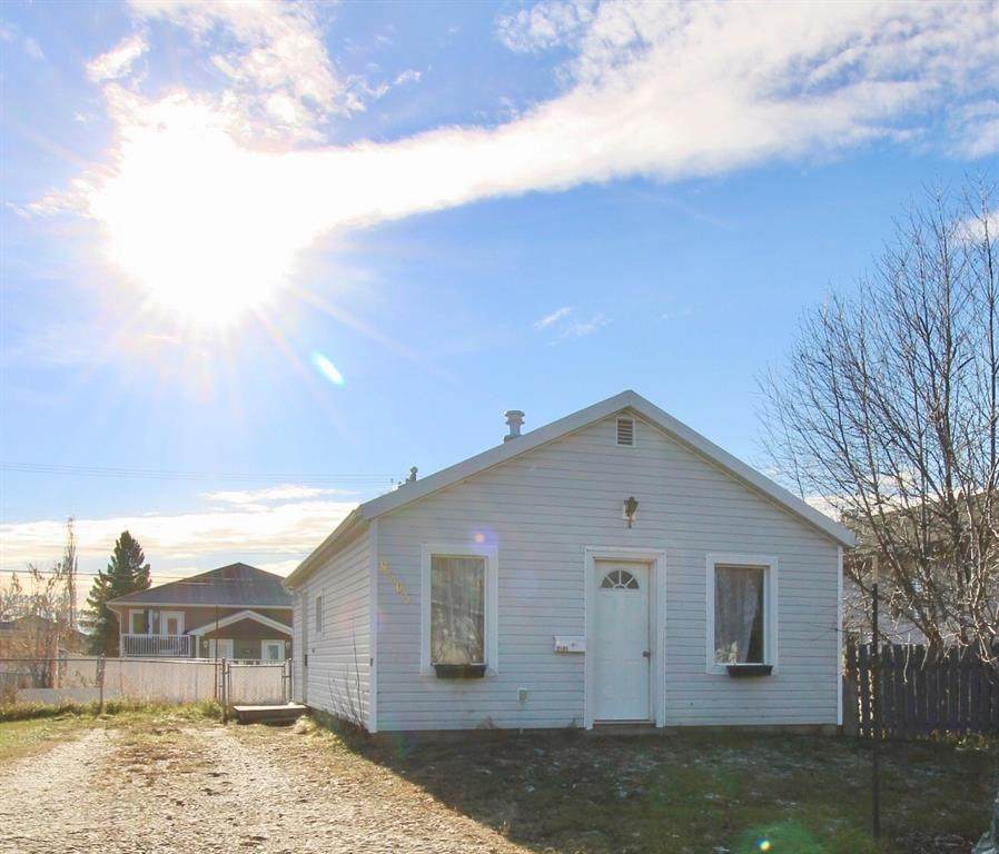 9505 104 Avenue - Photo 1