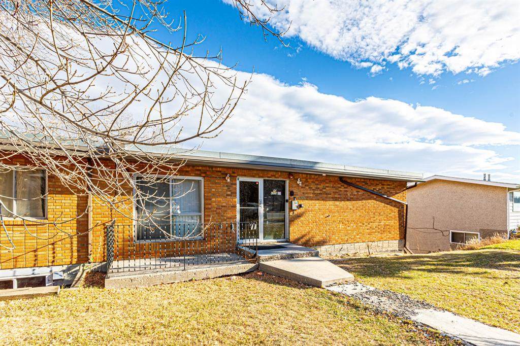 4328 4 Street - Photo 1