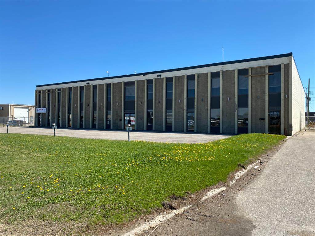 8439 111A Street - Photo 1