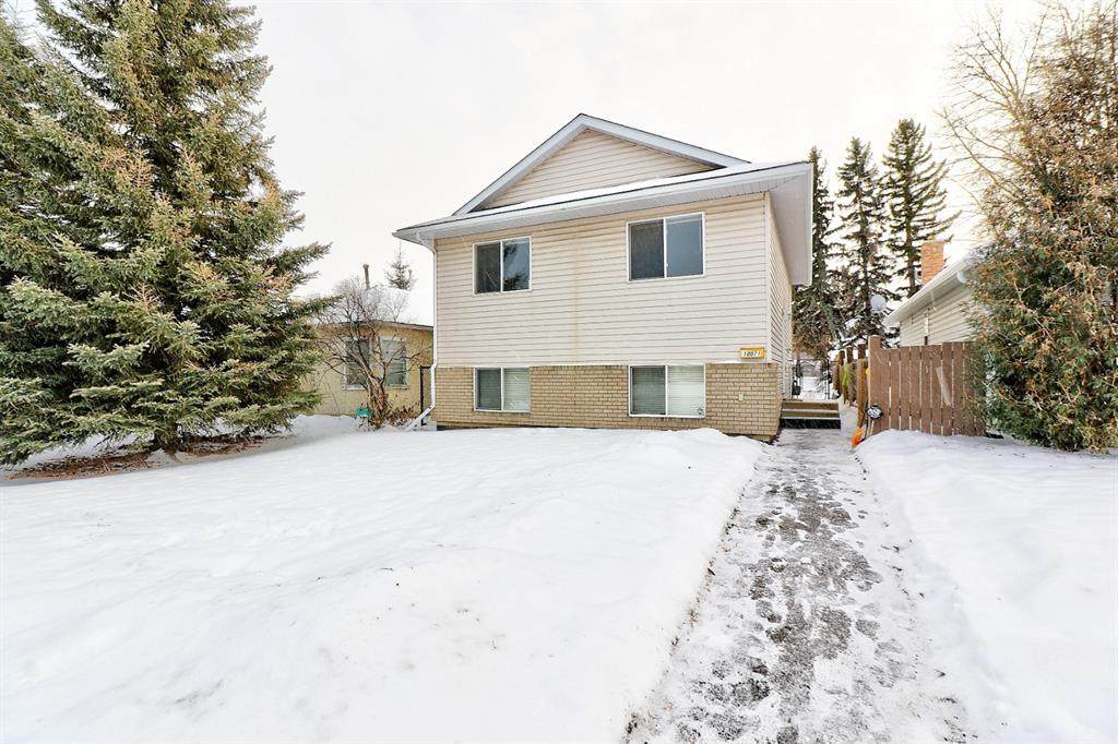 10021 96 Avenue - Photo 1