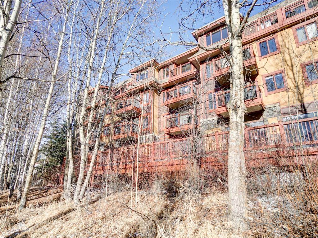 743 Railway Avenue - Photo 1