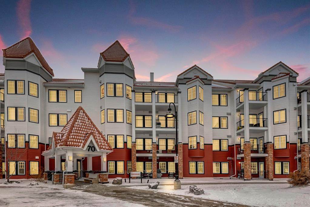 70 Royal Oak Plaza - Photo 1