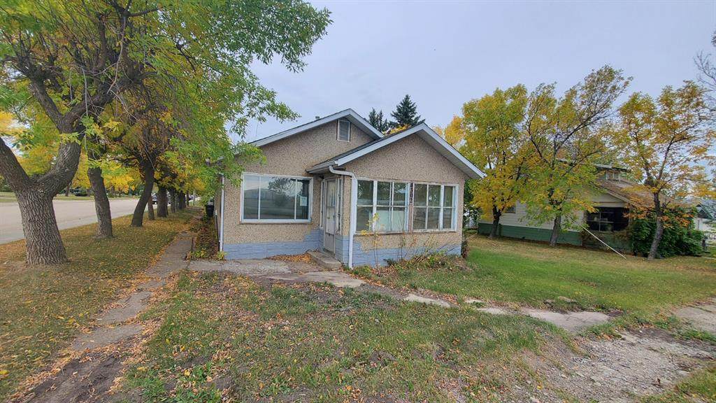 4302 50 Street - Photo 1
