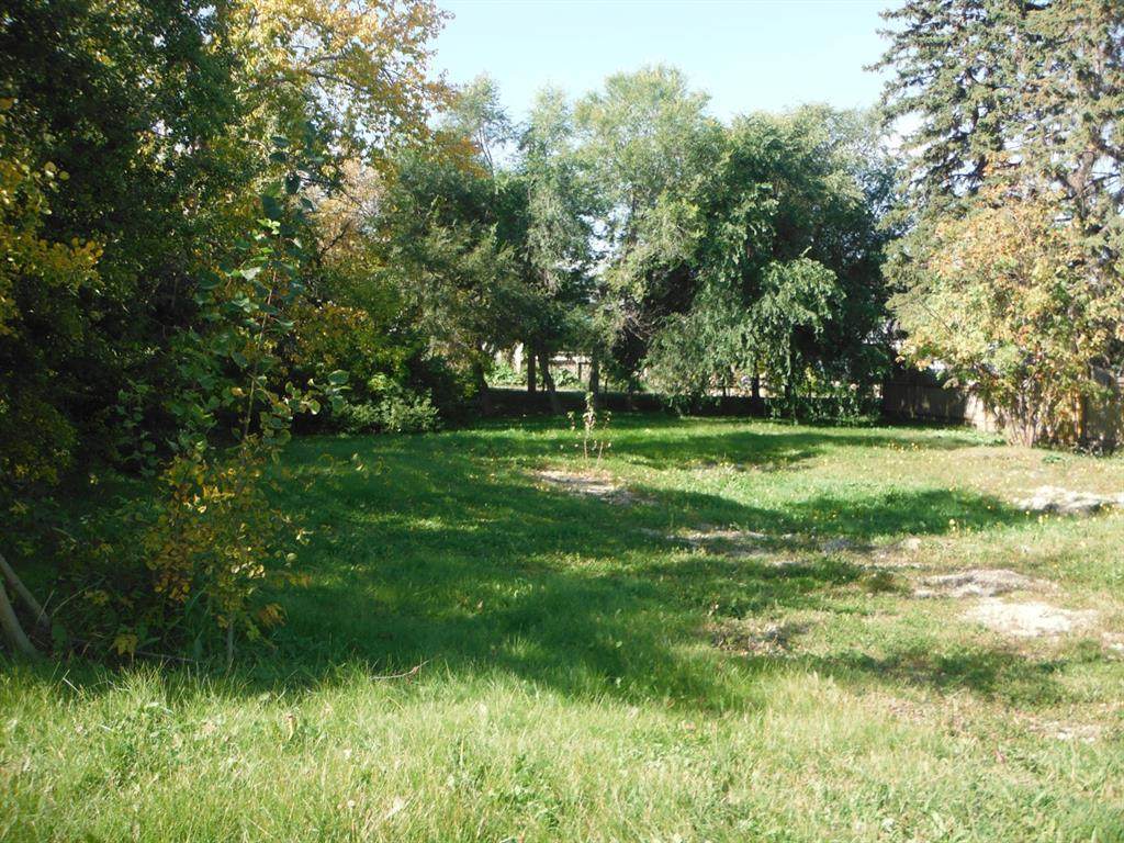 4807 47 Avenue - Photo 1