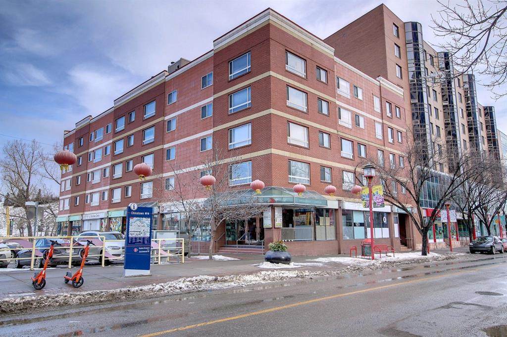 110 2 Avenue - Photo 1