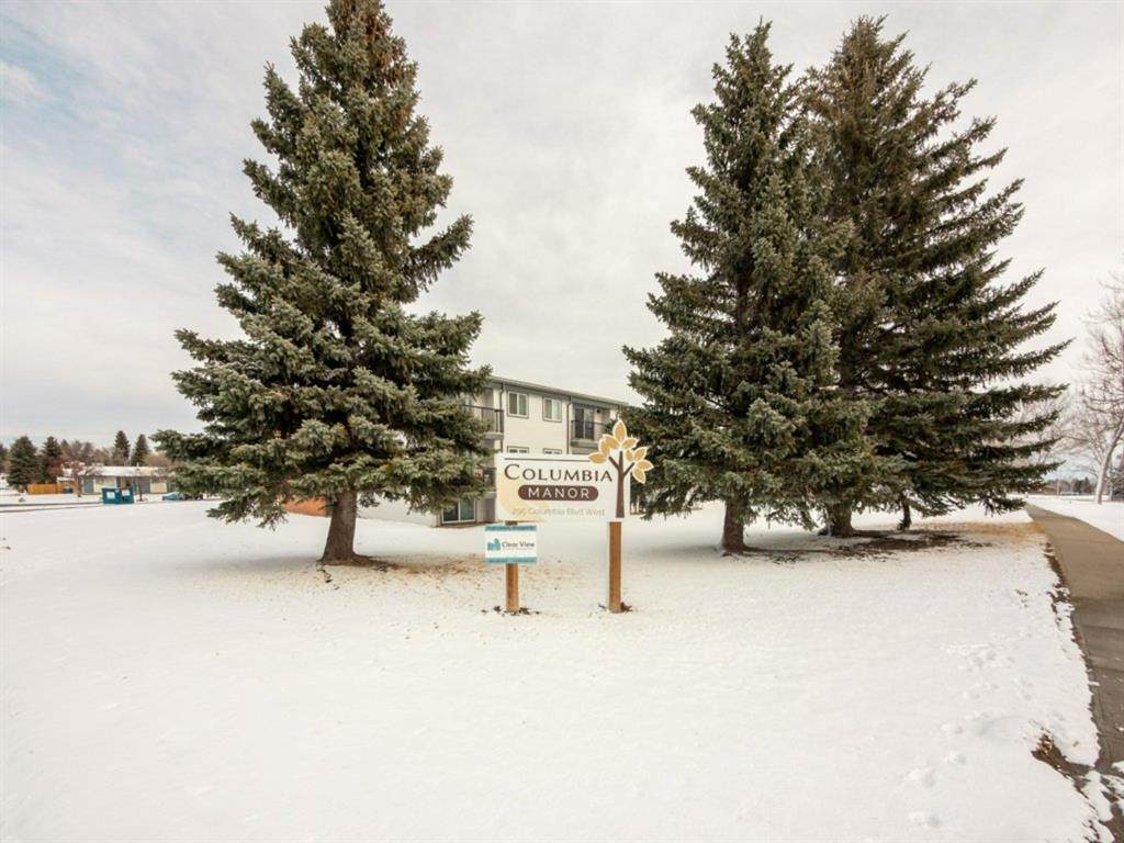 295 Columbia Boulevard - Photo 1