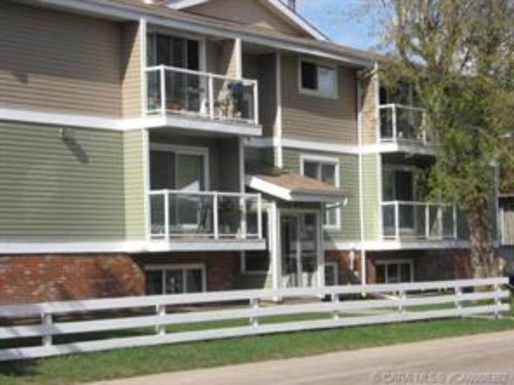 5812 61 Street - Photo 1
