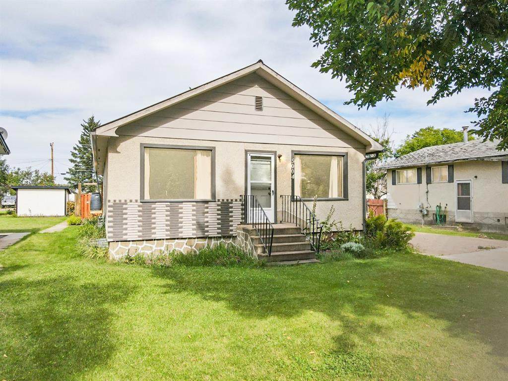 5004 55 Avenue - Photo 1