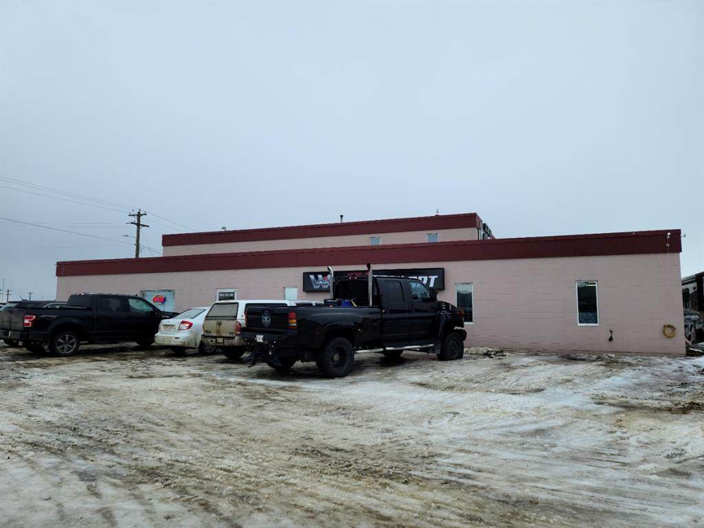 7902 102 Avenue - Photo 1