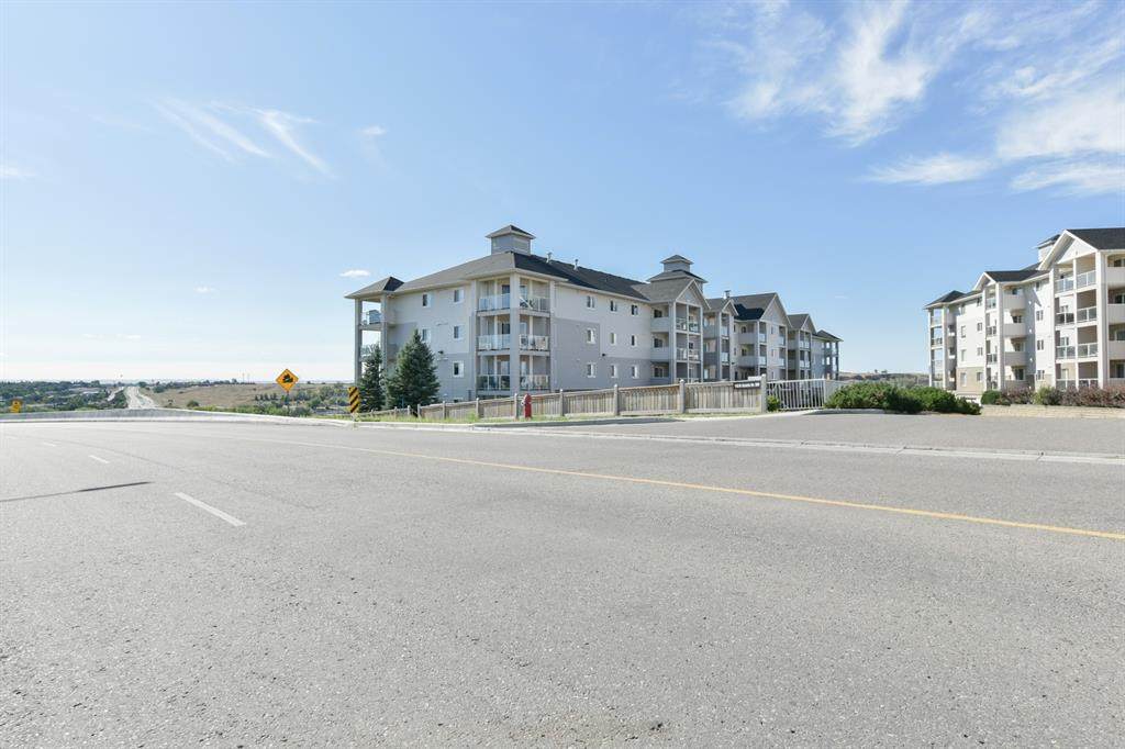 1616 Saamis Drive - Photo 1