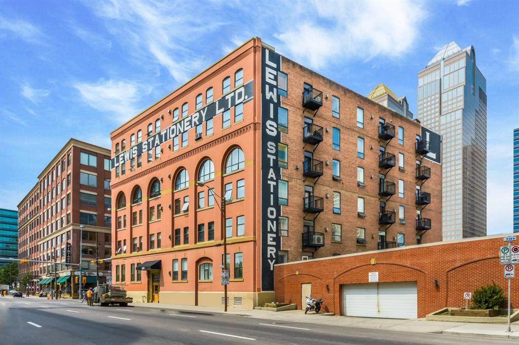 240 11 Avenue - Photo 1