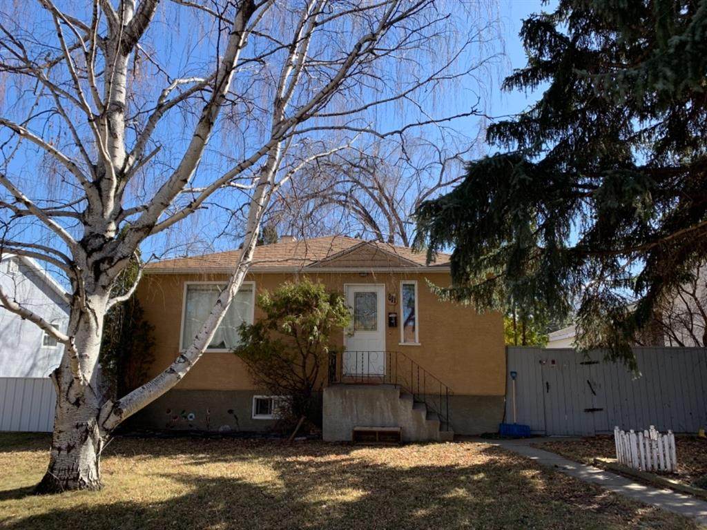 811 19 Street - Photo 1