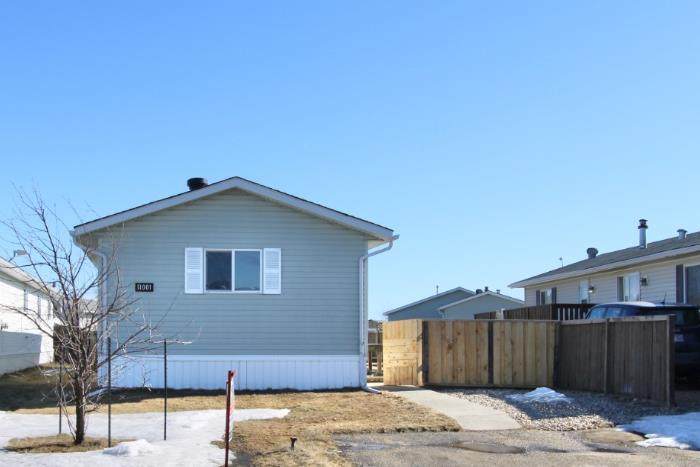 11001 96A Street - Photo 1