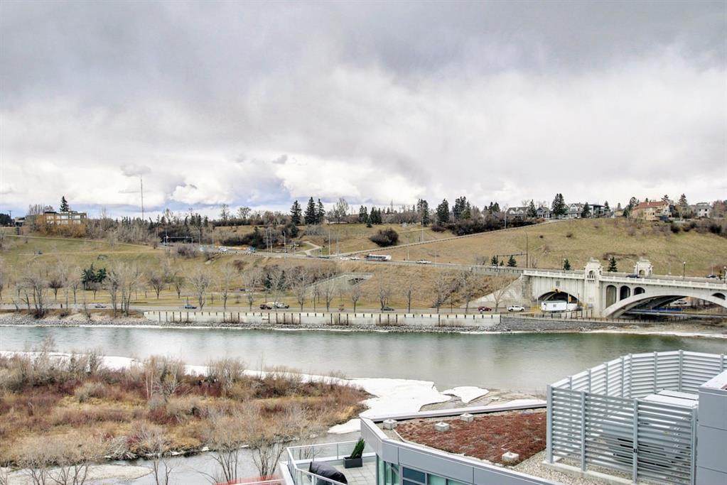 138 Waterfront Court - Photo 1