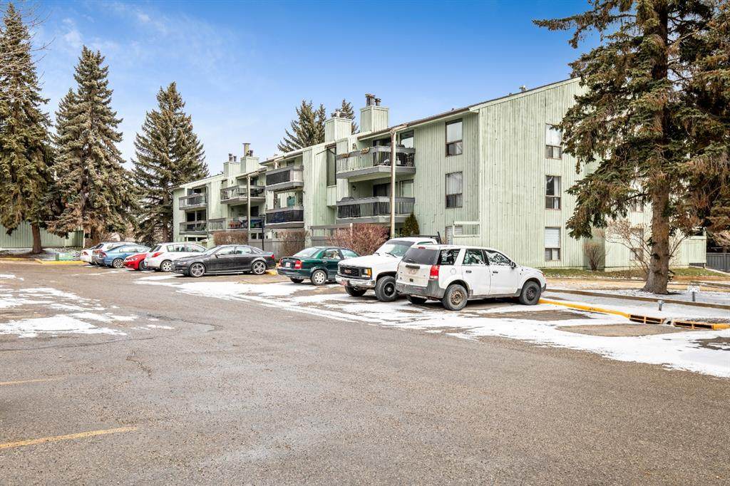 10120 Brookpark Boulevard - Photo 1
