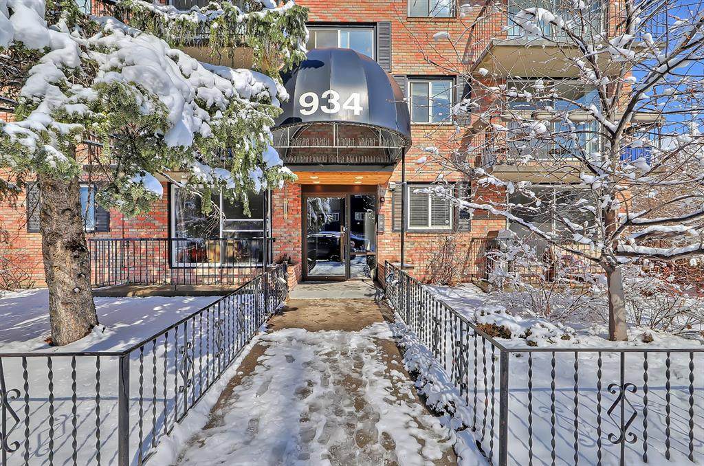 934 2 Avenue - Photo 1