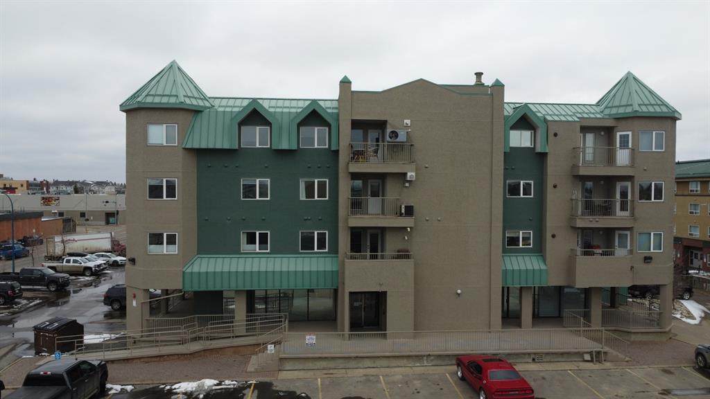 9919 99 Avenue - Photo 1